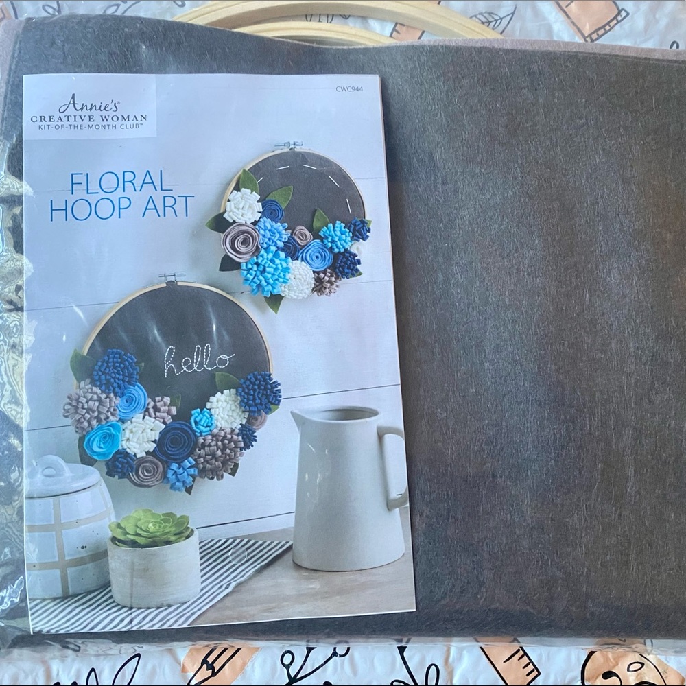Floral hoop wall hanging craft kit - Picture 2 of 3
